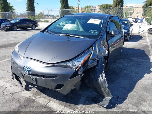 Toyota Prius Two 2016 JTDKBRFUXG3020573 Image 2