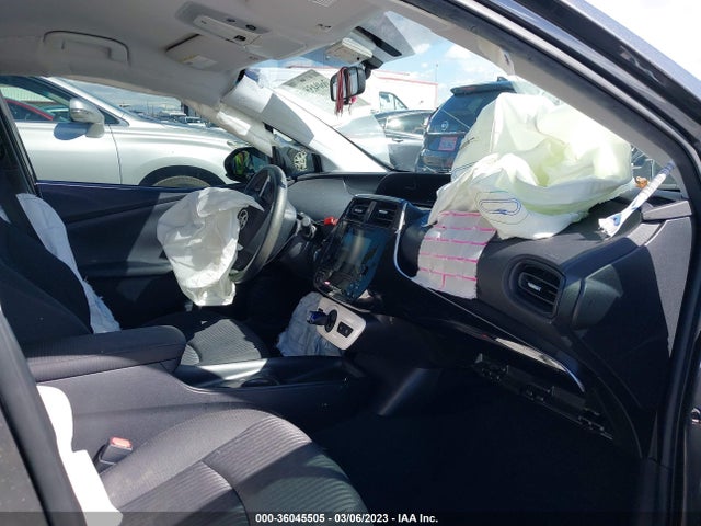 Toyota Prius Two 2016 JTDKBRFUXG3020573 Image 5