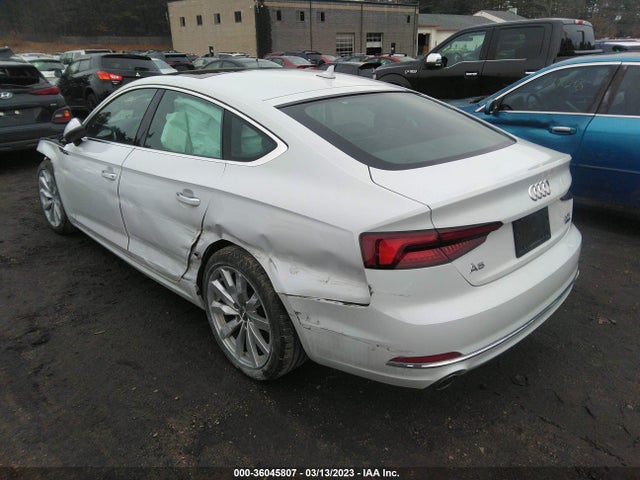 WAUANCF58JA058831 Audi A5 Sportback Premium