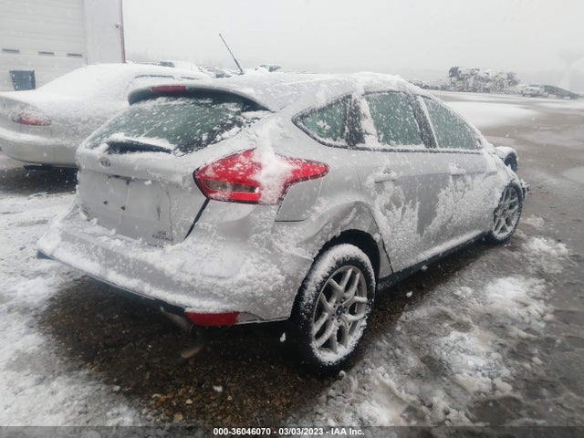 2015 FORD FOCUS SE VIN: 1FADP3K29FL306107