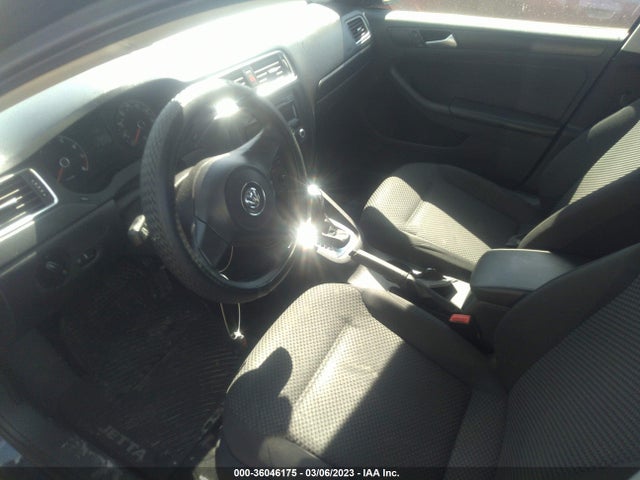 3VW2K7AJ5EM214714 Volkswagen Jetta Sedan S