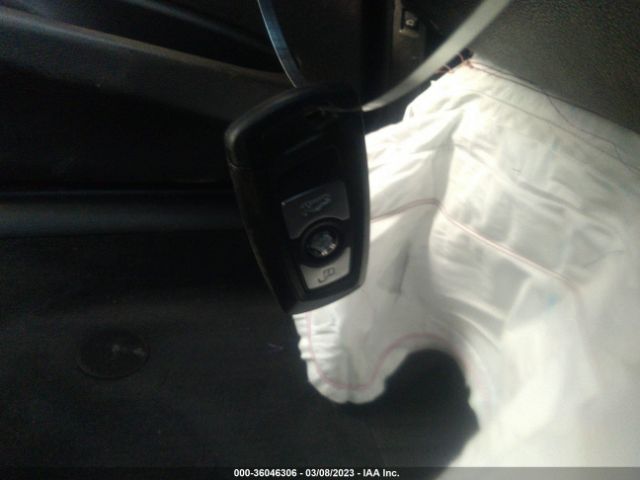 WBA3C3C55EF984048 BMW 3 Series 320i Xdrive