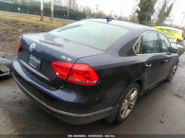 1VWBT7A39FC010483 Volkswagen Passat 1.8t Se W/sunroof & Nav