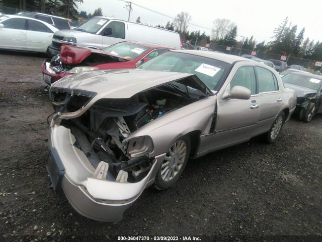1LNHM81W03Y616050 Lincoln Town Car Executive