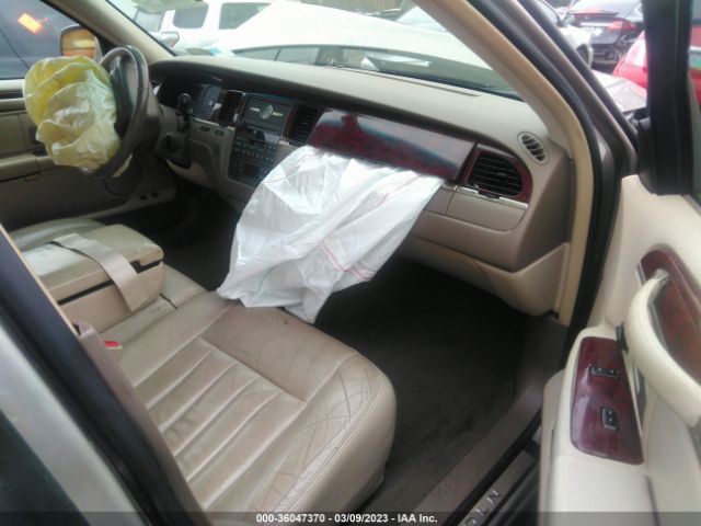 1LNHM81W03Y616050 Lincoln Town Car Executive