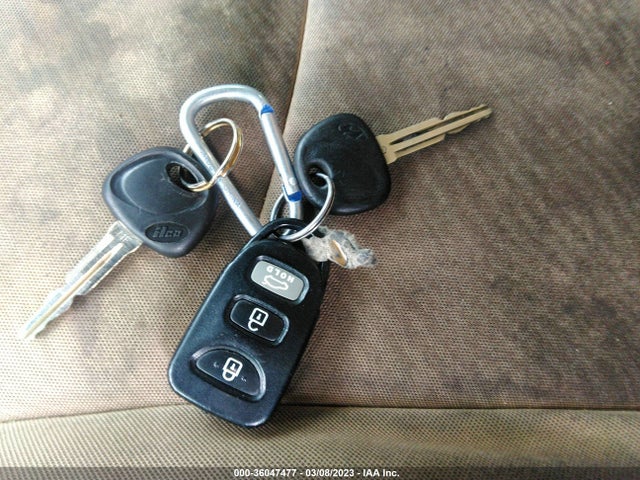 2012 HYUNDAI ELANTRA GLS PZEV VIN: KMHDH4AE8CU467221