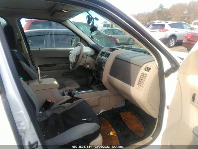 2008 FORD ESCAPE XLT VIN: 1FMCU93138KB12989