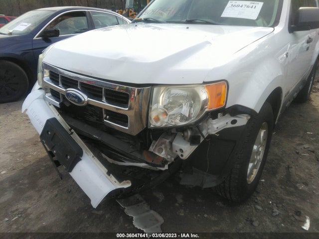 2008 FORD ESCAPE XLT VIN: 1FMCU93138KB12989