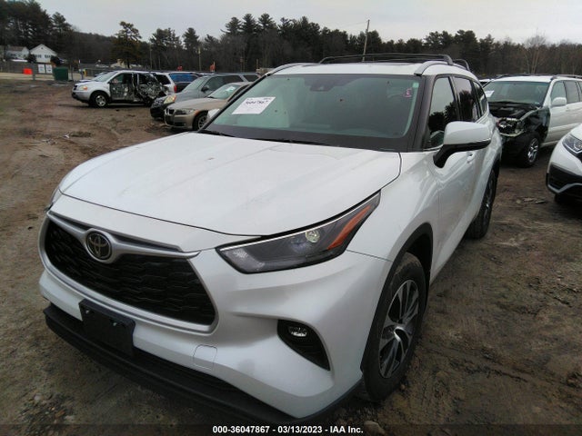 Toyota Highlander Xle 2022 5TDGZRBH4NS565562 Image 2