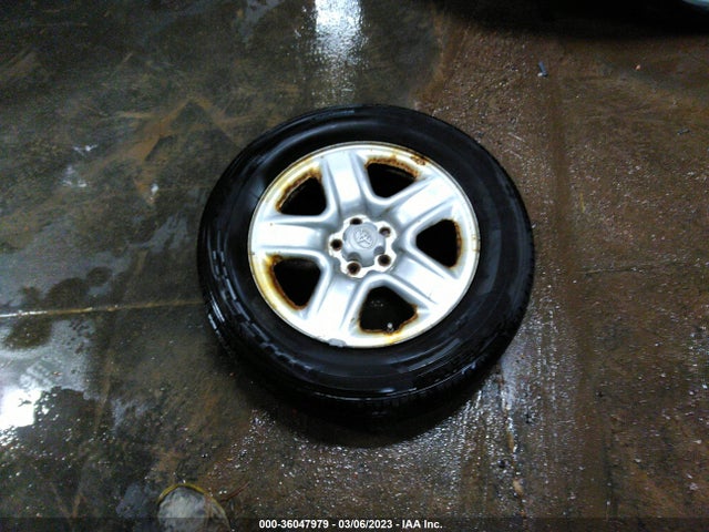 2007 TOYOTA RAV4 VIN: JTMBD33V076047090