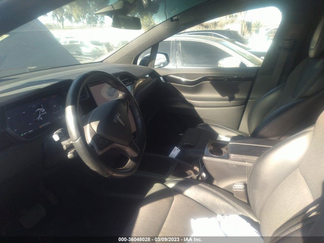 2018 Tesla Model X, VIN: 5YJXCDE21JF104555