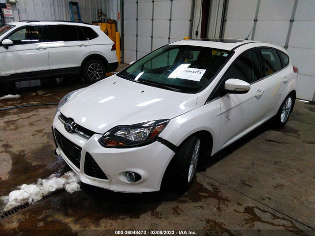 Ford Focus Titanium 2014 1FADP3N28EL224475 Image 2