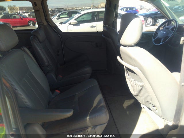 2C4GP54L15R237332 Chrysler Town & Country Touring