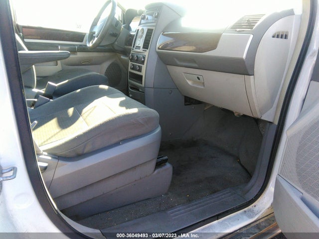Chrysler Town & Country Touring 2010 2A4RR5D16AR324200 Image 6