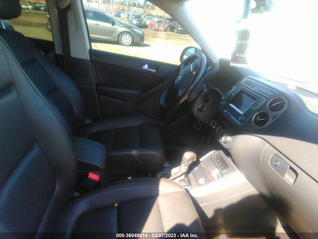 WVGAV7AX7GW512092 Volkswagen TIGUAN S