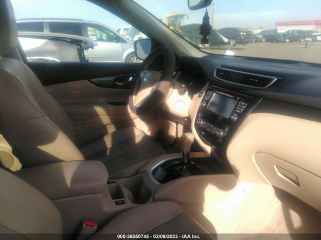 5N1AT2MT5FC923413 Nissan Rogue Sl