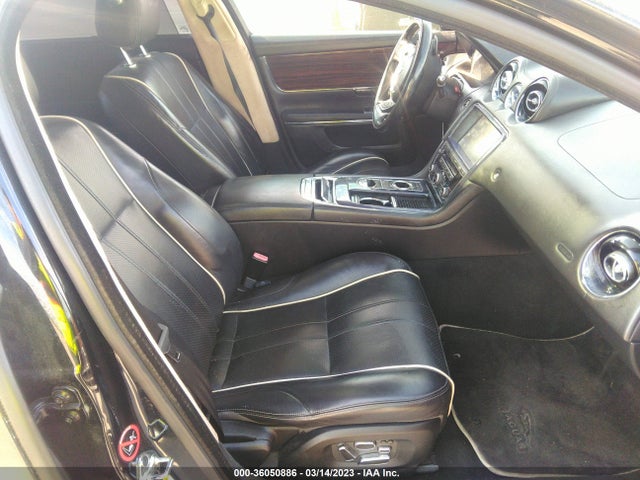 2011 JAGUAR XJ SAJWA2GB3BLV01428 Photo 4
