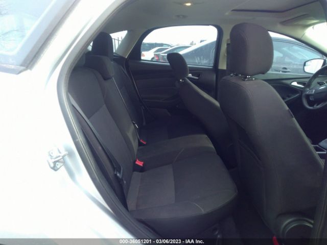 1FADP3K20FL263373 Ford FOCUS SE