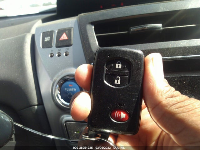 2015 Toyota Prius, VIN: JTDZN3EU6FJ021668