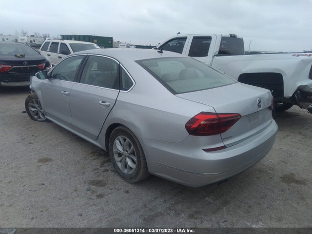 1VWAT7A33HC027620 Volkswagen Passat 1.8t S