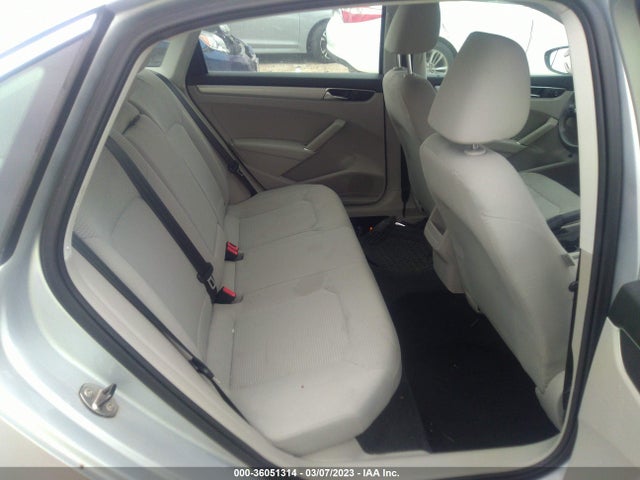 1VWAT7A33HC027620 Volkswagen Passat 1.8t S