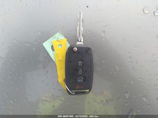 KNAFX4A65G5558596 KIA FORTE LX