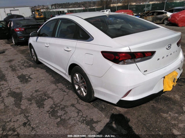Hyundai SONATA SE 2018 5NPE24AF6JH683045 Image 3