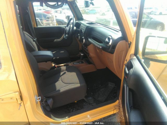 1C4BJWEG0DL640129 Jeep Wrangler Unlimited Sahara
