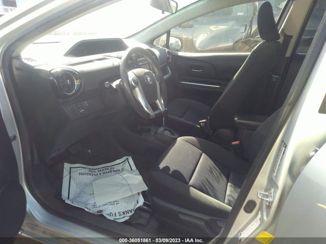 Toyota Prius C One/two/three/four 2016 JTDKDTB39G1129607 Image 5