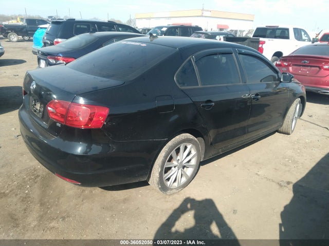 3VWD17AJ0EM418154 Volkswagen Jetta Sedan Se