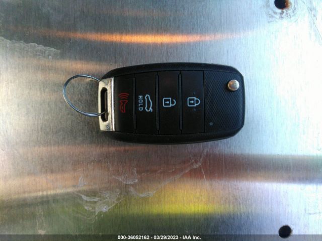 5XXGT4L30JG208642 KIA Optima Lx