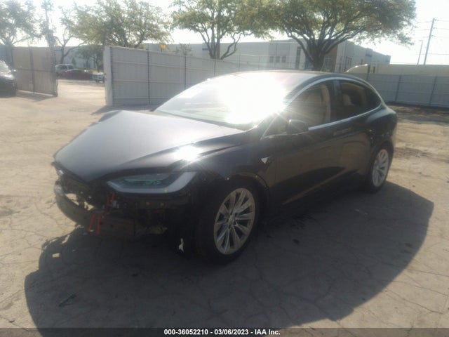 Tesla Model X 75d/100d/p100d 2018 5YJXCDE29JF120020 Image 2