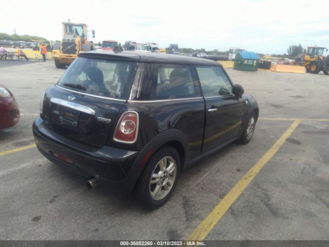 WMWSU3C57DT677912 Mini COOPER HARDTOP