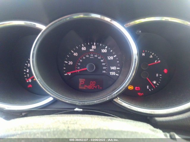2011 KIA SORENTO LX VIN: 5XYKT4A21BG072717