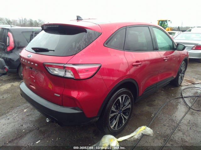 2021 Ford Escape, VIN: 1FMCU0BZ4MUA21103