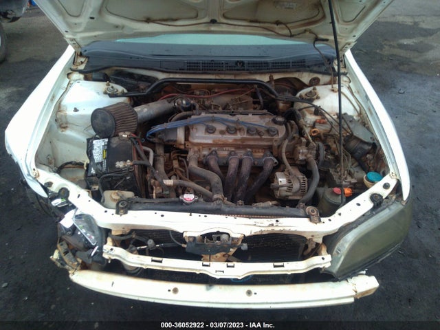 1998 HONDA ACCORD SDN EX VIN: 1HGCG5652WA130388