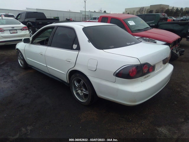 1998 HONDA ACCORD SDN EX VIN: 1HGCG5652WA130388
