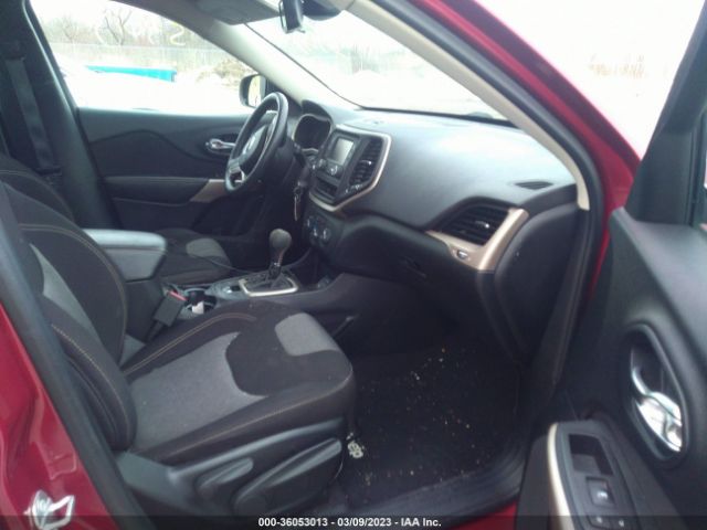 1C4PJLAB3HW572668 Jeep Cherokee Sport