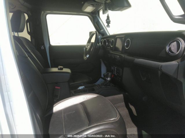 1C4HJXEG2KW583203 Jeep Wrangler Unlimited Sahara