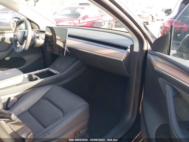 2022 Tesla Model Y, VIN: 7SAYGDEF2NF534664