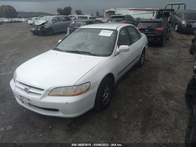 1998 HONDA ACCORD SDN LX VIN: 1HGCG1647WA010974