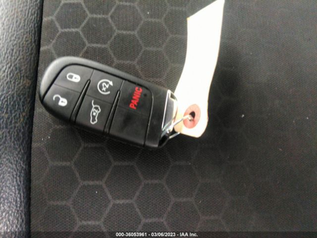 3C4NJDBB9JT393834 Jeep Compass Latitude