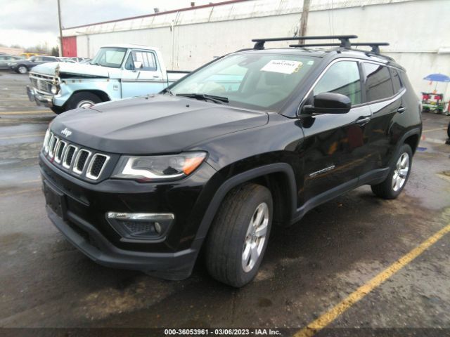 3C4NJDBB9JT393834 Jeep Compass Latitude