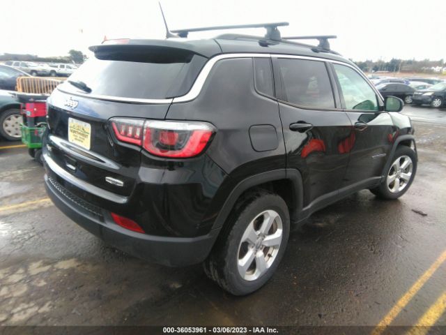 3C4NJDBB9JT393834 Jeep Compass Latitude
