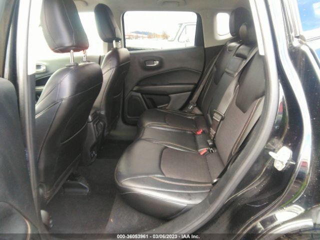 3C4NJDBB9JT393834 Jeep Compass Latitude