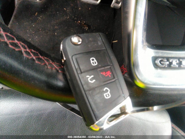 2015 Volkswagen GTI, VIN: 3VWTT7AUXFM060420