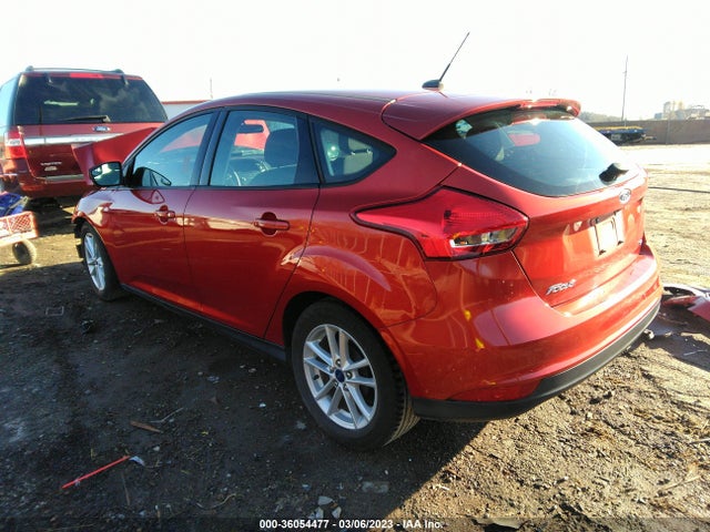 Ford FOCUS SE 2018 1FADP3K2XJL322972 Image 3
