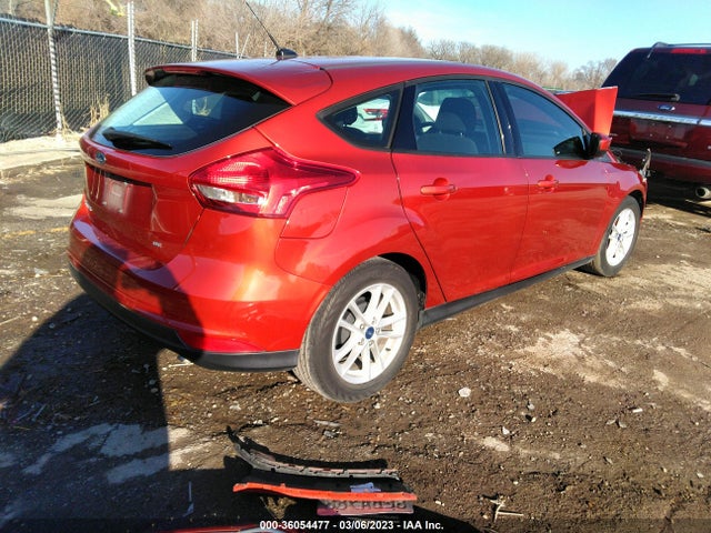 Ford FOCUS SE 2018 1FADP3K2XJL322972 Image 4