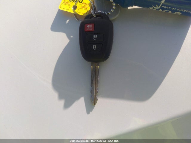Toyota RAV4 LE 2017 JTMZFREV7HJ707455 Image 11