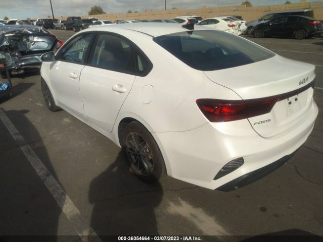 3KPF24AD0NE468189 KIA Forte Lxs